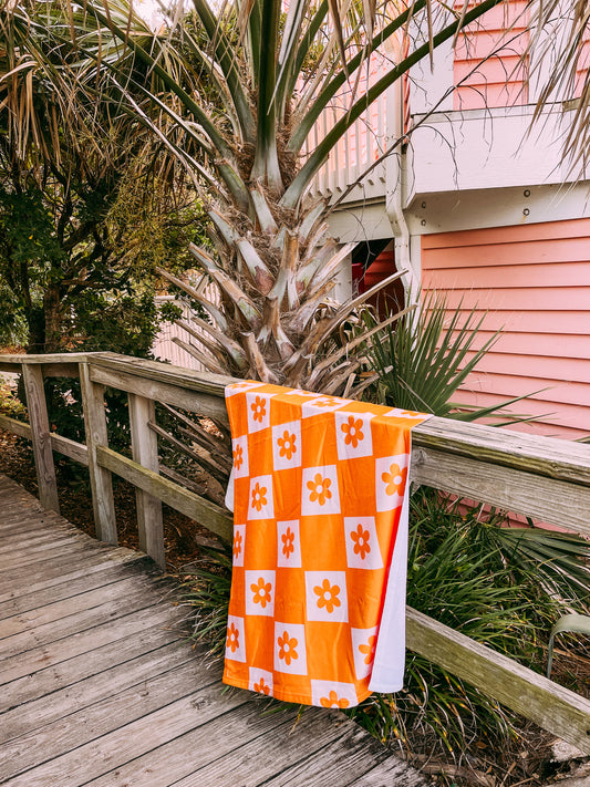 Checkered Daisy Towel